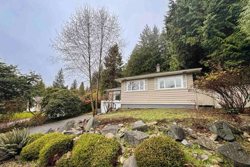 111 Bonnymuir Dr, West Vancouver, BC, V7S1L4 | Card Image