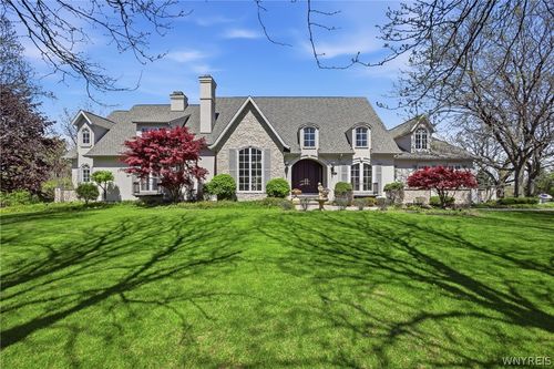 224 Village Pointe Ln, Amherst, NY, 14221-8211 | Card Image