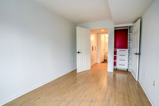 504 - 109 Front St E, Condo with 3 bedrooms, 1 bathrooms and 1 parking in Toronto ON | Image 7