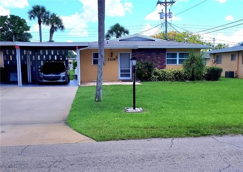 2206 E 6th St, LEHIGH ACRES, FL, 33936-4321 | Card Image