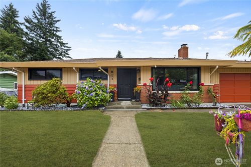 813 Jefferson Ave Ne, Renton, WA, 98056-3721 | Card Image