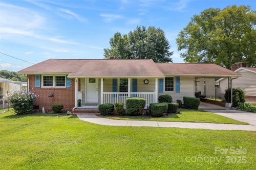 2211 Parkdale Ave, Gastonia, NC, 28052-3545 | Card Image