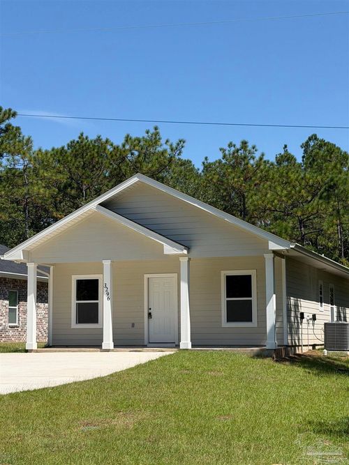 3296 Bonfire Dr, MILTON, FL, 32583-6548 | Card Image