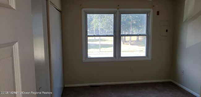 31 Pin Oak Ln, Condo with 3 bedrooms, 2 bathrooms and 2 parking in LITTLE EGG HARBOR TWP NJ | Image 8