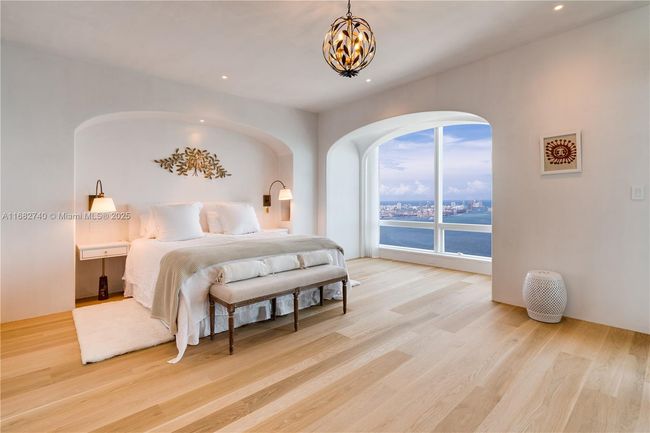 APT-55F - 1425 Brickell Ave, Condo with 3 bedrooms, 5 bathrooms and null parking in Miami FL | Image 15