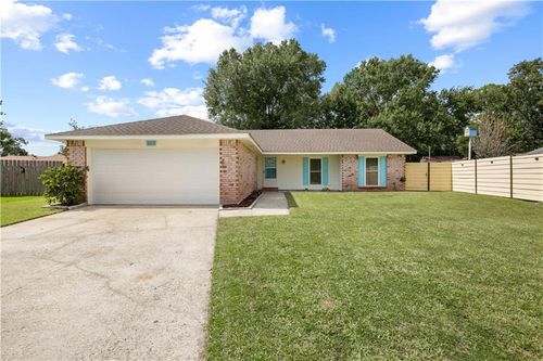 303 Runnymeade Cir, Slidell, LA, 70461-3309 | Card Image