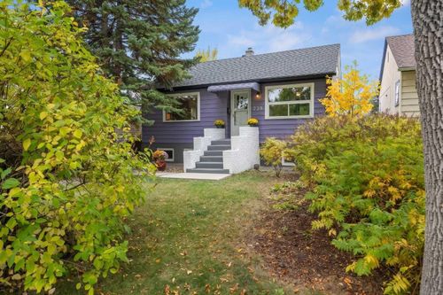 239 24 Ave Ne, Calgary, AB, T2E1W9 | Card Image
