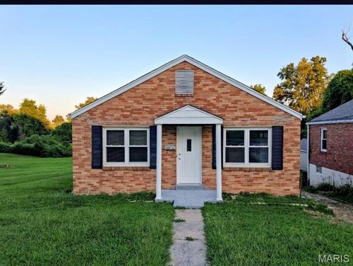 8816 Cozens Ave, Jennings, MO, 63136-3920 | Card Image