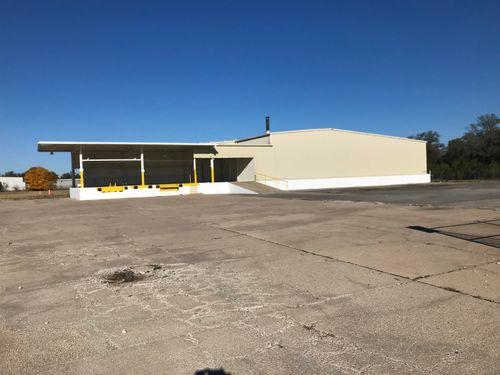 201 S Cedar Ave, Valley Center, KS, 67147-2212 | Card Image