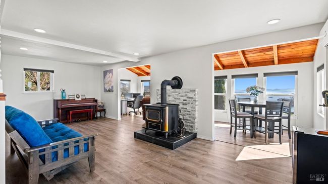 715 Pearl Ct, House other with 3 bedrooms, 3 bathrooms and 6 parking in Glenhaven CA | Image 15