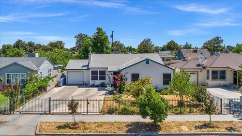 4832 E Illinois Avenue, Fresno, CA, 93727 | Card Image