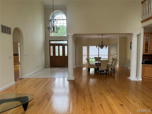 14228 Manderleigh Woods Dr, Chesterfield, MO, 63017-8050 | Card Image