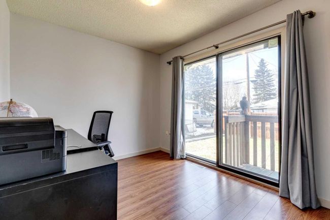 2405 Pinewood Drive Se, Home with 5 bedrooms, 2 bathrooms and 3 parking in Calgary AB | Image 16