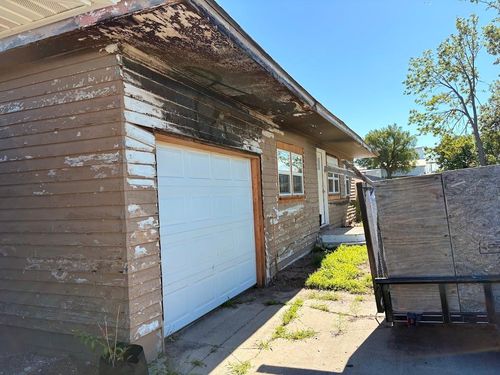 504 W Main St, Martin, SD, 57551-7725 | Card Image