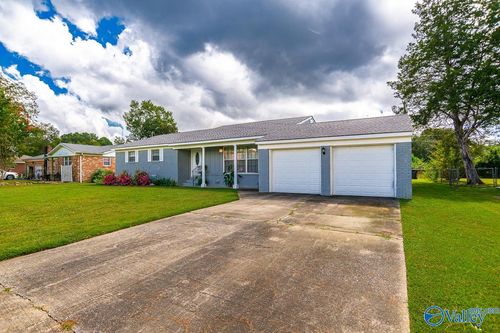 1109 Betty St Sw, Decatur, AL, 35601-5437 | Card Image