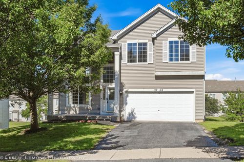 2269 Grand Pointe Trl, Aurora, IL, 60503-8208 | Card Image