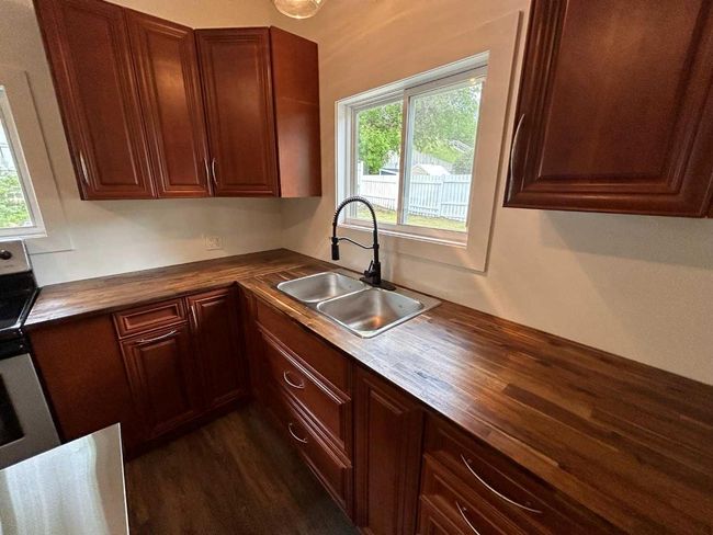 10826 103 A St, House other with 2 bedrooms, 1 bathrooms and 4 parking in Peace River AB | Image 10