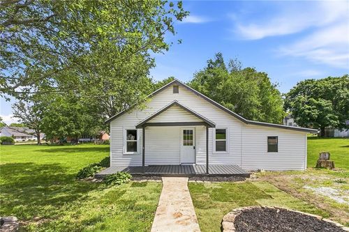 407 S West St, Concordia, MO, 64020-9640 | Card Image