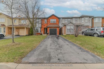 18 Chipmunk Cres, House other with 3 bedrooms, 2 bathrooms and 3 parking in Brampton ON | Image 2