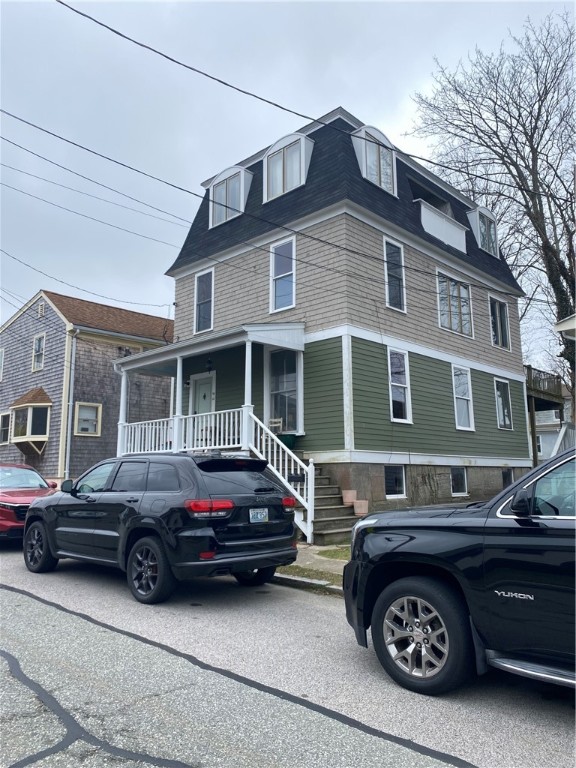 Sheffield Ave, Newport, RI 02840