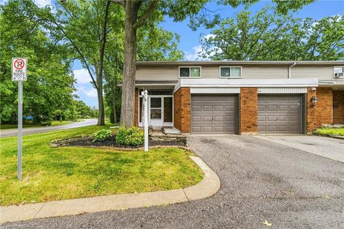 61-1270 Gainsborough Dr, Oakville, ON, L6H2L2 | Card Image