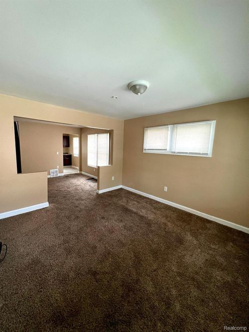 15913 Petoskey Ave, Detroit, MI, 48238-1394 | Card Image