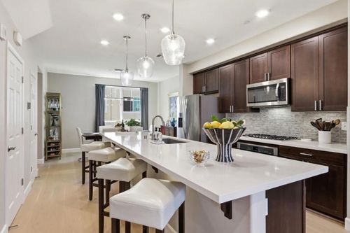 4-3091 Lina St, San Jose, CA, 95136-4886 | Card Image