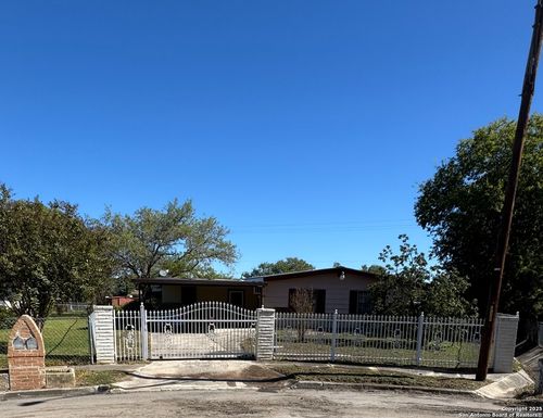5247 Village Gln, San Antonio, TX, 78218-3800 | Card Image