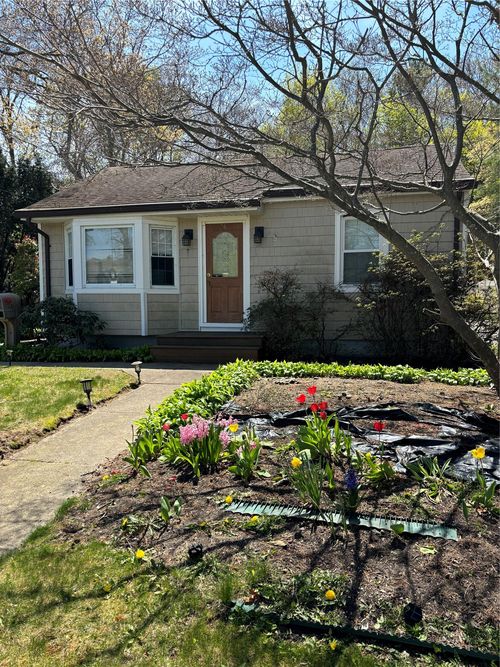 26 Weichers St, Ronkonkoma, NY, 11779-3326 | Card Image