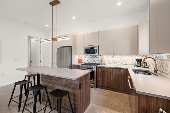 1 - 1713 E M Franklin Ave, House other with 4 bedrooms, 3 bathrooms and null parking in Austin TX | Image 6