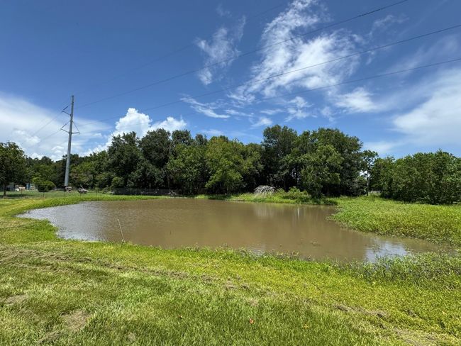 701 Walker Rd, House other with 3 bedrooms, 2 bathrooms and null parking in Winnie TX | Image 23