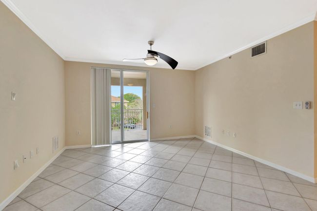 APT-302 - 6510 Emerald Dunes Dr, Condo with 2 bedrooms, 2 bathrooms and null parking in West Palm Beach FL | Image 19