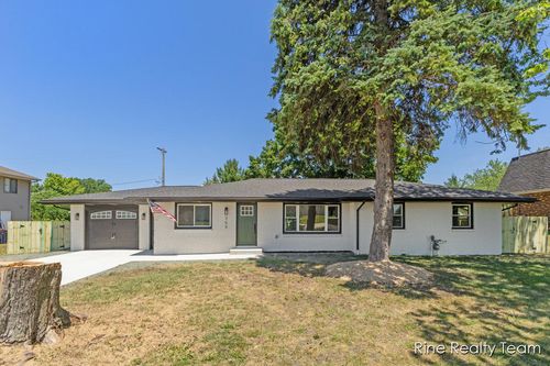 365 E 40th St, Holland, MI, 49423-5358 | Card Image