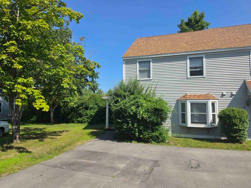 12-251 Knox Marsh Rd, Dover, NH, 03820-5448 | Card Image