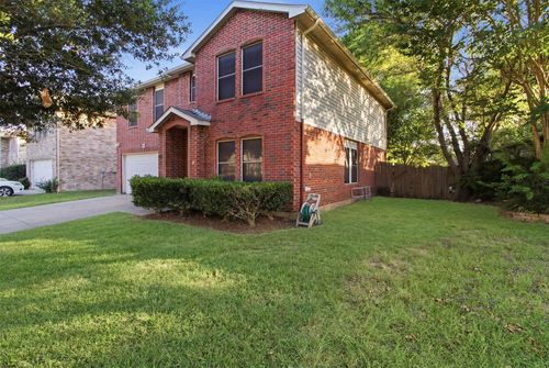 2955 Celian Dr, Grand Prairie, TX, 75052-8738 | Card Image