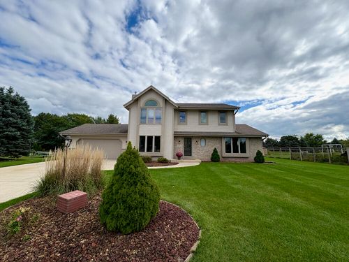 8317591 Cedarcrest Ln, Muskego, WI, 53150-8772 | Card Image