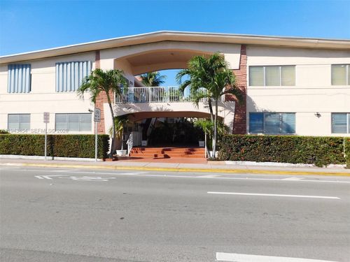 apt-2-7840 Harding Ave, Miami Beach, FL, 33141-2161 | Card Image
