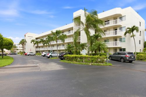 407-3146 Via Poinciana, Greenacres, FL, 33467-1995 | Card Image