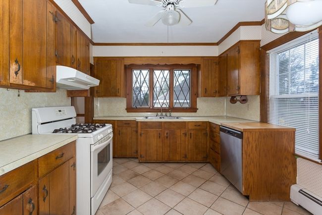 32 Farrington St, House other with 3 bedrooms, 2 bathrooms and 3 parking in Franklin MA | Image 17