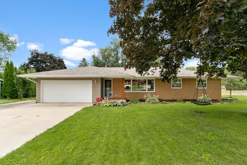 825 Truman Road, Stoughton, WI, 53589 | Card Image