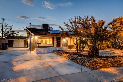 4248 Montdale Ave, Las Vegas, NV, 89121-2618 | Card Image