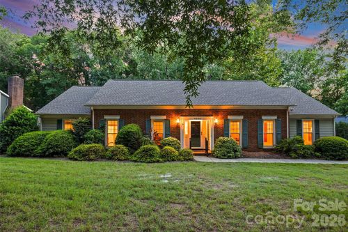 4030 Foxmoor Dr, Charlotte, NC, 28226-7846 | Card Image