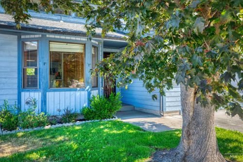 6886 W Cascade Dr, Boise, ID, 83704-8652 | Card Image