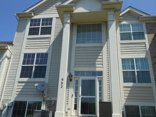 902 Summit Creek Dr, Shorewood, IL, 60404-8204 | Card Image