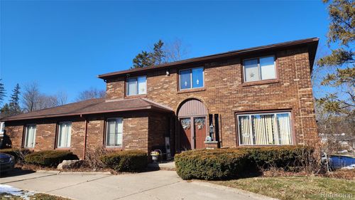 35312 Northmont Dr, Farmington Hills, MI, 48331-2643 | Card Image