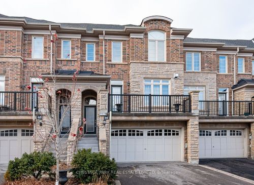 66 Chapman Crt, Aurora, ON, L4G0E2 | Card Image