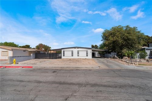 280 Sir Phillip St, Las Vegas, NV, 89110-4829 | Card Image