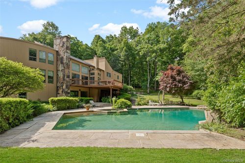 29 Captain Theale Rd, Bedford, NY, 10506-1427 | Card Image