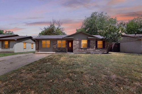 917 Miranda Dr, Mesquite, TX, 75149-5229 | Card Image