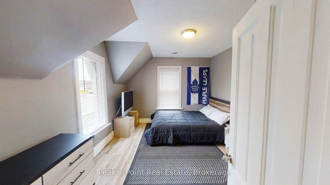 24 Queen St E, House other with 4 bedrooms, 2 bathrooms and 6 parking in Hepworth ON | Image 33